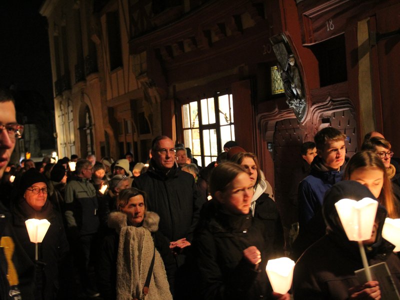 Titelbild für Beitrag: Auf den Spuren des Hl. Julian – Mit der Liborius-Fraternität unterwegs nach Le Mans