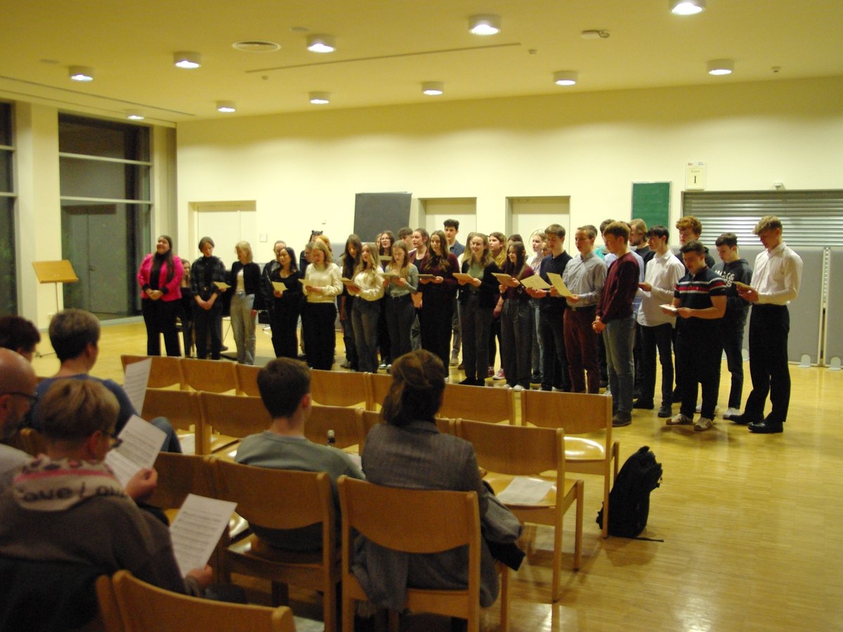 Titelbild für Beitrag: Jahrgang 12 lud zum Konzert