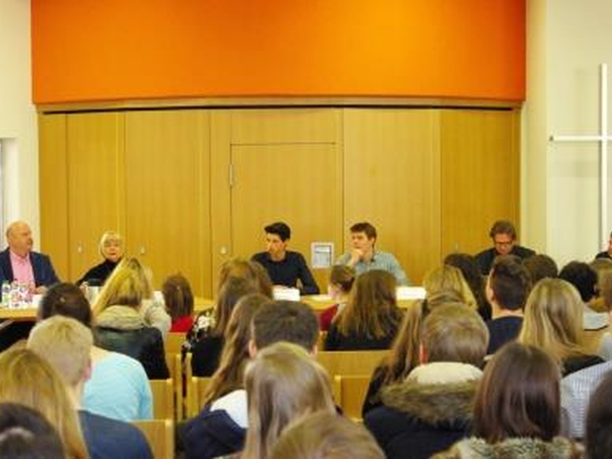 Titelbild für Beitrag: Podiumsdiskussion zur Juniorwahl