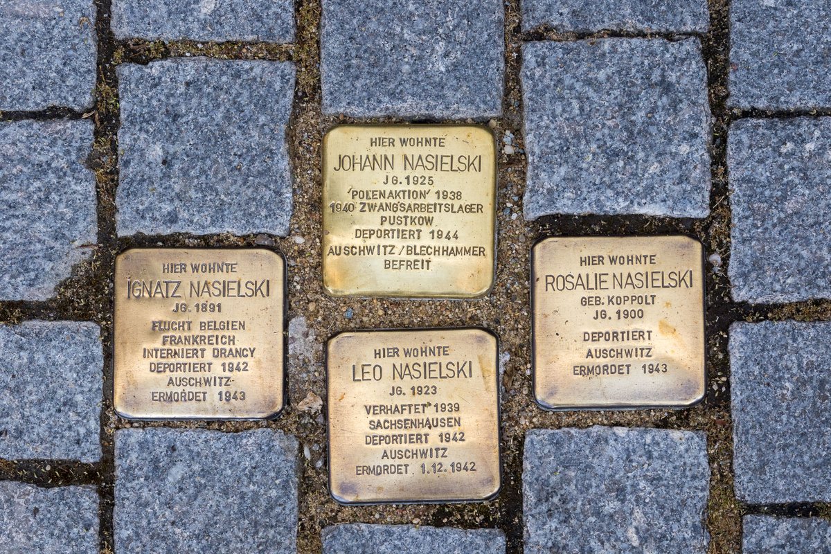 Titelbild für Beitrag: Gedenkveranstaltung zur Verlegung eines neuen Stolpersteins in der Langen Gasse